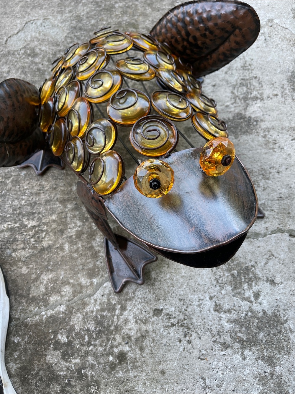 Unique and Decorative Amber Glass and Metal Frog Garden Ornament - Brown/Amber